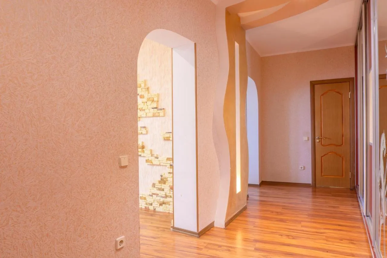 Big Studio Apartment Near River Mall Kiev Ucrania