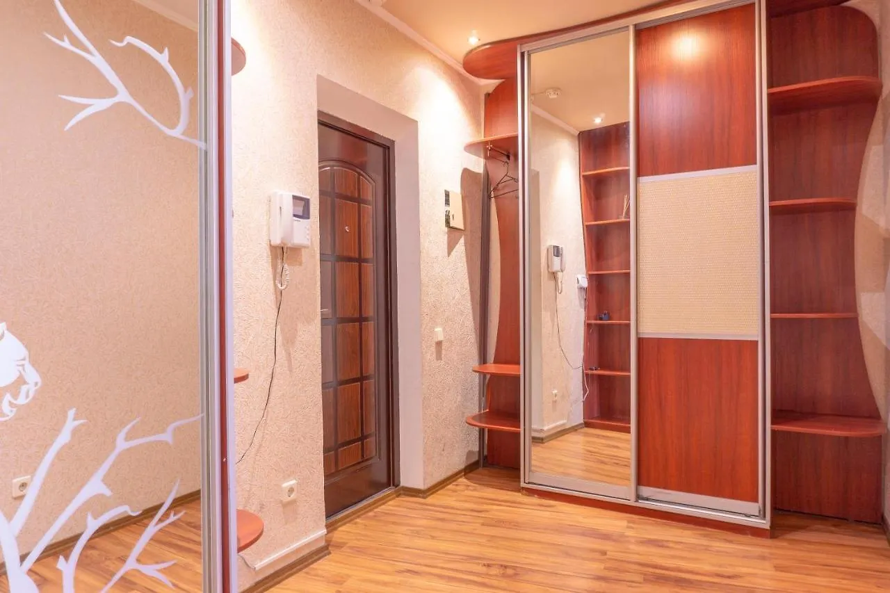 Big Studio Apartment Near River Mall 基輔 0*,  乌克兰