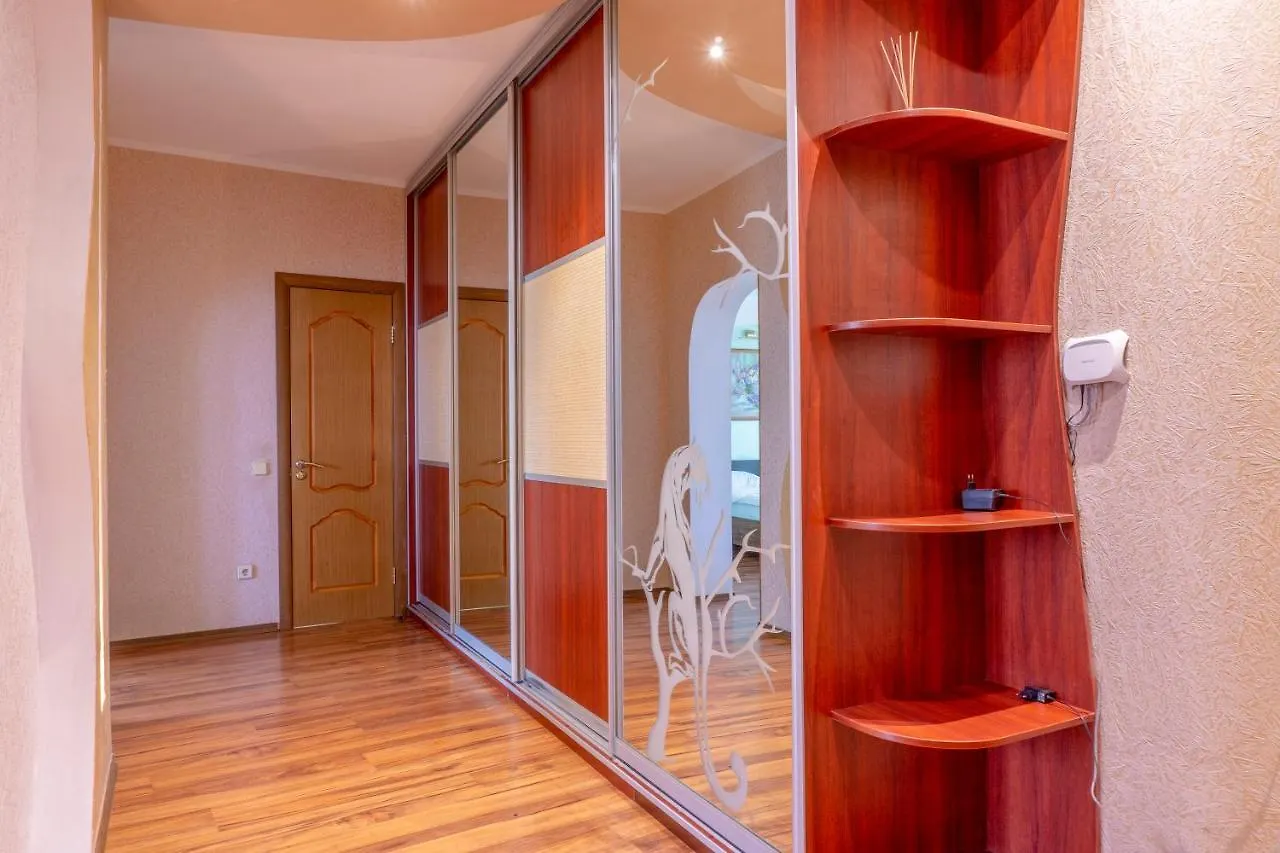 Big Studio Apartment Near River Mall 基輔 乌克兰