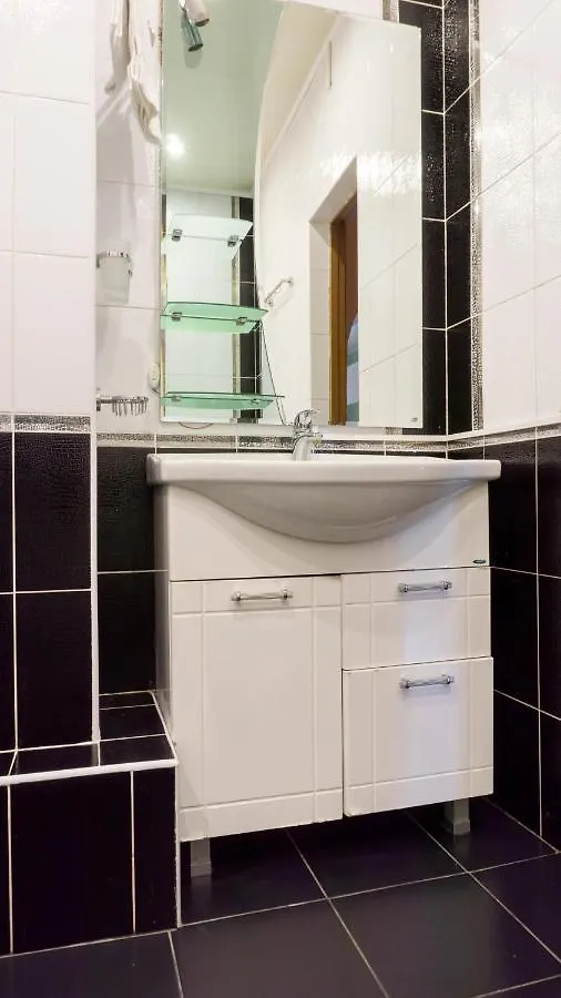 Big Studio Apartment Near River Mall Kijev
