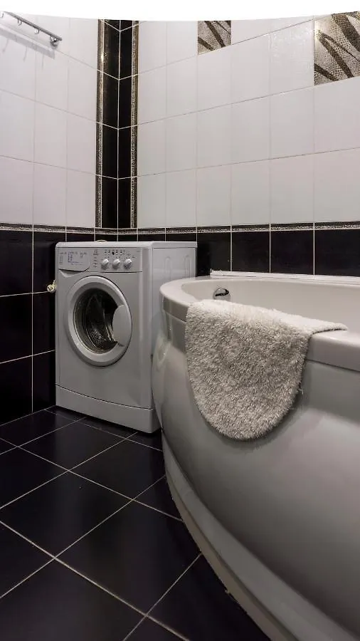 Big Studio Apartment Near River Mall Kijev 0*,  Ukrajna